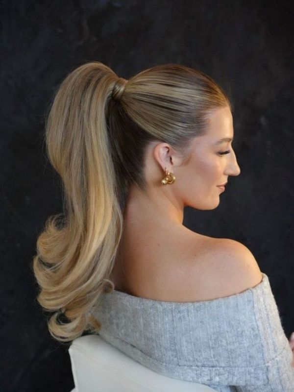 Thanksgiving-Hairstyles-Ideas-for-a-Beautiful-Holiday-Look